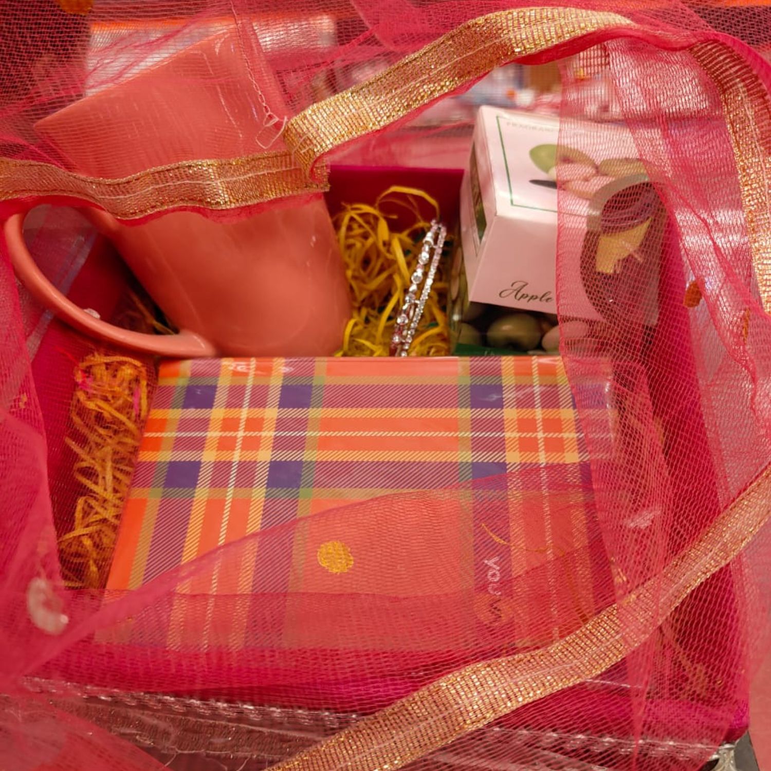Women's Day Gift Hamper - Image 3