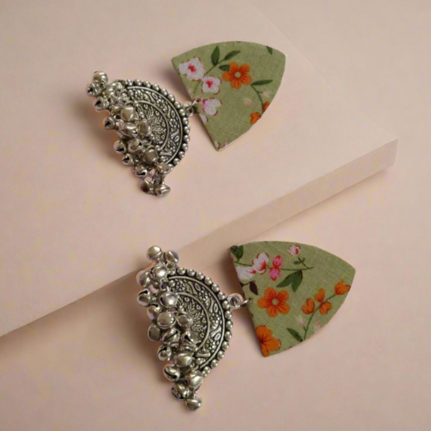 Rainvas Blue and red printed shells studs earrings